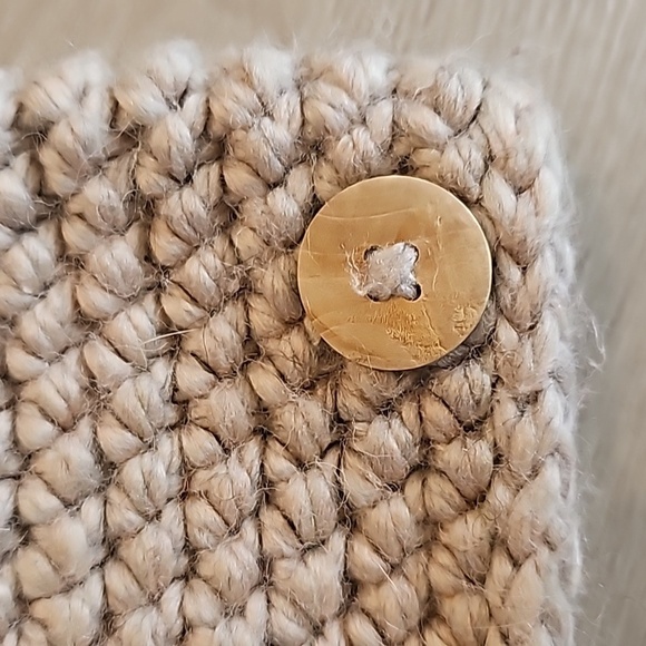 Hand Knit PomPom Toque - Picture 2 of 8